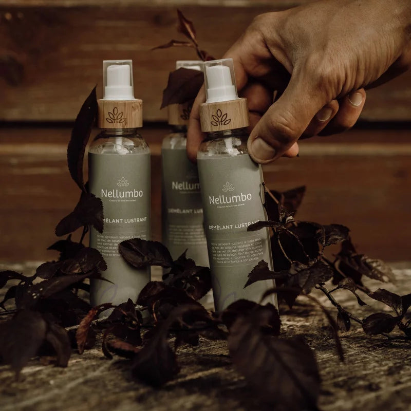 Organic, 100% natural, shin and detangler for your cats and dogs. Nellumbo France now available at Roxy and Bumble in North America. 